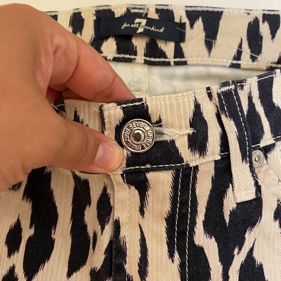 7 For All Mankind Animal Print Skinny Jean - Picture 5 of 8